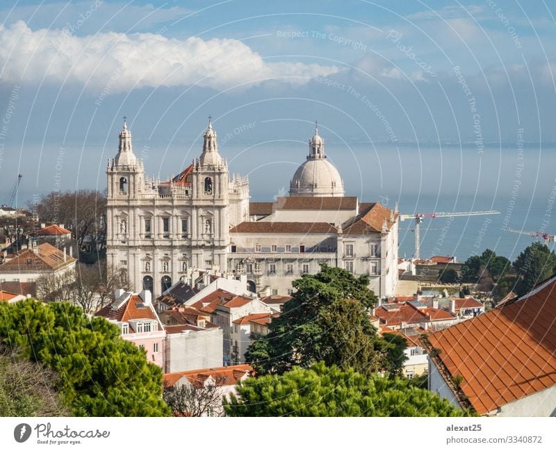 Mosteiro De Sao Vicente De Fora Kirche in Lissabon, Portugal Ferien & Urlaub & Reisen Gebäude Architektur Fassade Fluggerät alt historisch weiß