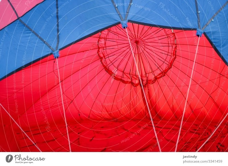 Ballonfüllung mit Luft beim Aeroestacion-Festival in Guadix Freude Erholung Freizeit & Hobby Ferien & Urlaub & Reisen Abenteuer Himmel Wolken Verkehr Luftballon