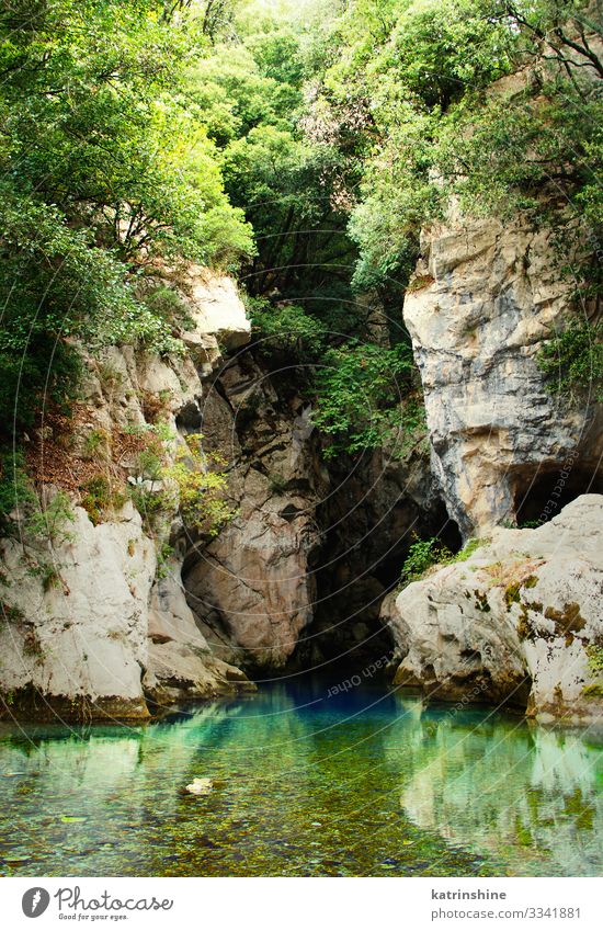 Wiederaufstieg des Sammaro-Flusses bei Roscigno in Kampanien, Italien Ferien & Urlaub & Reisen Tourismus Berge u. Gebirge Natur Landschaft Straße historisch