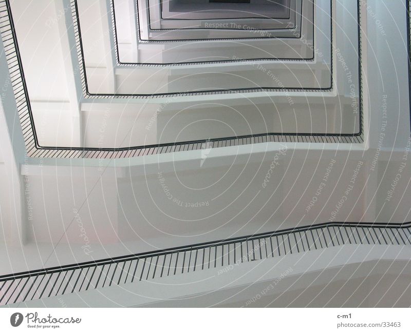 Das Foucaultsche Pendel Treppenhaus Unendlichkeit Etage Architektur Leiter Geländer hoch Foucaultsches aufwärts