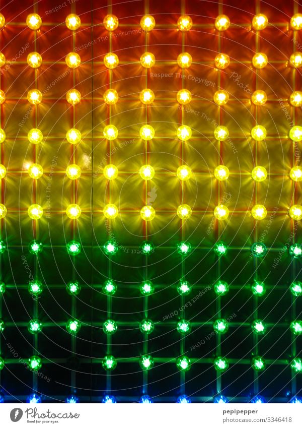 bunte Lampen Party Club Disco Discokugel Kitsch Krimskrams Graffiti Kugel leuchten glänzend retro mehrfarbig Glühbirne Licht Beleuchtung Jahrmarkt Nahaufnahme