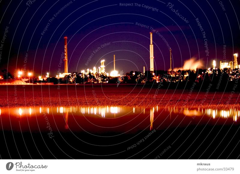 Industrial Reflection Langzeitbelichtung Fabrik Nacht obskur Raffinerie Industrie Industire Fabrik bei Nacht