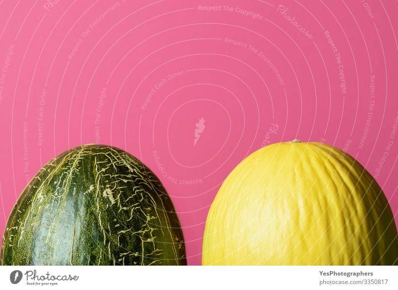 Frische ganze Melonen. Honigmelone und Froschhautmelonen Frucht Dessert Bioprodukte Diät Gesunde Ernährung lecker farbenfroh Textfreiraum Kürbisgewächse