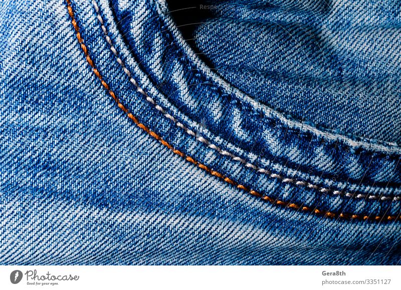 Textur-Tasche einer blauen, zerknitterten Jeans Makro-Nahaufnahme Bekleidung Jeanshose Stoff gebrauchen Hintergrund Jeans im Hintergrund blanko