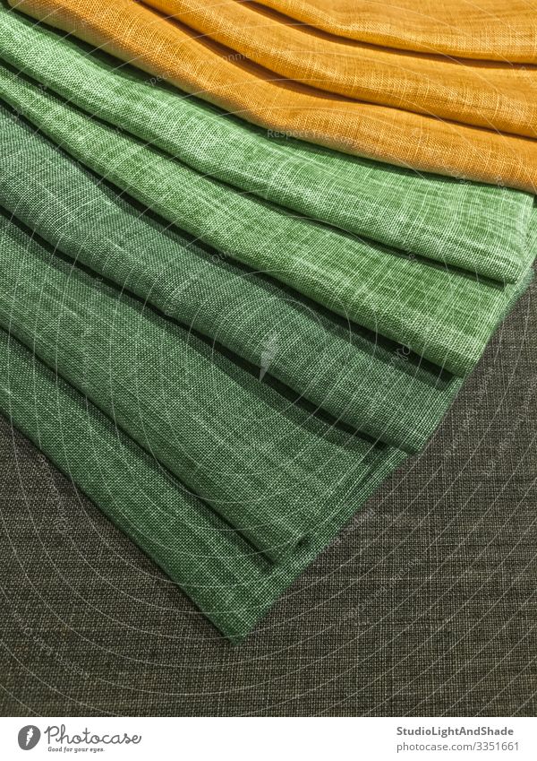 Auswahl an grünen und gelben Textilien kaufen Sommer Mode Bekleidung Stoff Sammlung hell natürlich Farbe Material Konsistenz Leinen Lager Wahl Schirme Palette