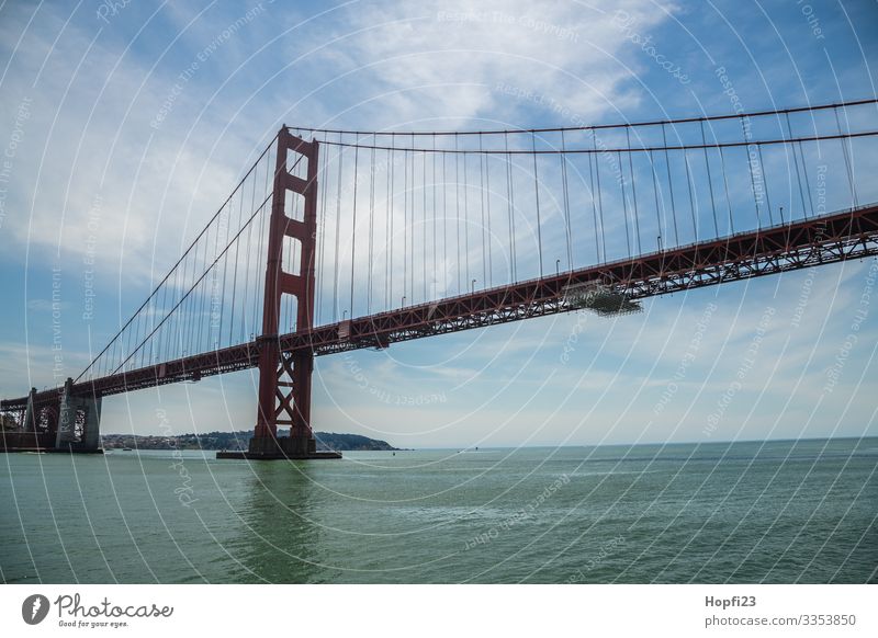 Golden Gate Bridge Wasser Frühling Sommer Schönes Wetter Küste Bucht Meer Stadt Brücke fahren laufen gigantisch groß blau orange Ferien & Urlaub & Reisen