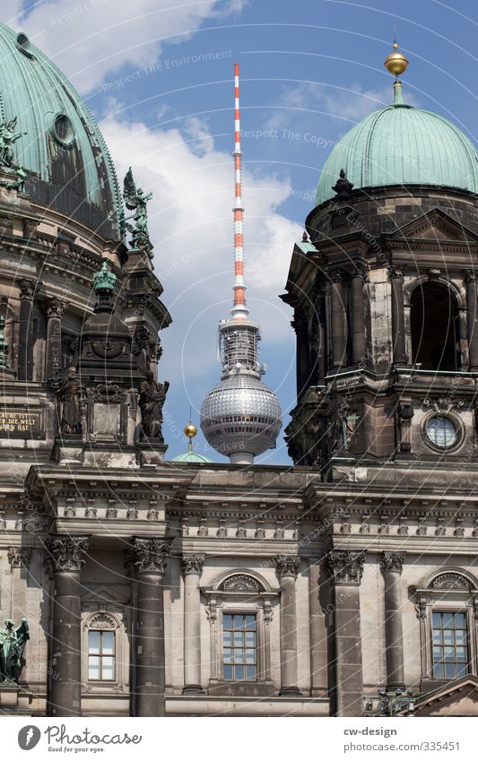 Eintritt frei Hauptstadt Stadtzentrum Skyline Kirche Dom Turm Bauwerk Gebäude Architektur Sehenswürdigkeit Wahrzeichen Berliner Fernsehturm Deutscher Dom