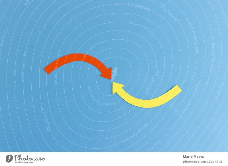 Zusammenspiel| Zwei Pfeile zeigen aufeinander Grafik u. Illustration Bewegung Konzepte & Themen Kreis Detailaufnahme Zueinander Wirkung Business zwei Infografik