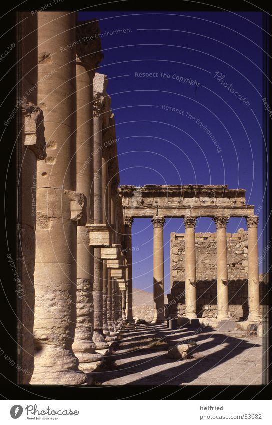 Palmyra baaltempel Naher und Mittlerer Osten Syrien Arabien Architektur Tempel des Baal-Shamin Säulenumgang Wüste