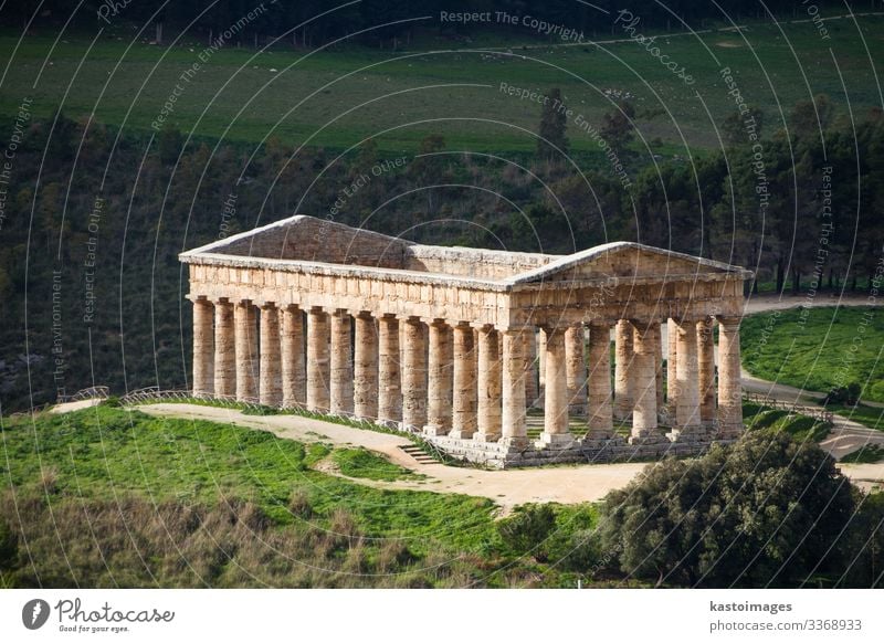 Segesta, antiker griechischer Tempel, Sizilien, Italien. Ferien & Urlaub & Reisen Tourismus Sightseeing Kultur Himmel Hügel Felsen Ruine Platz Gebäude