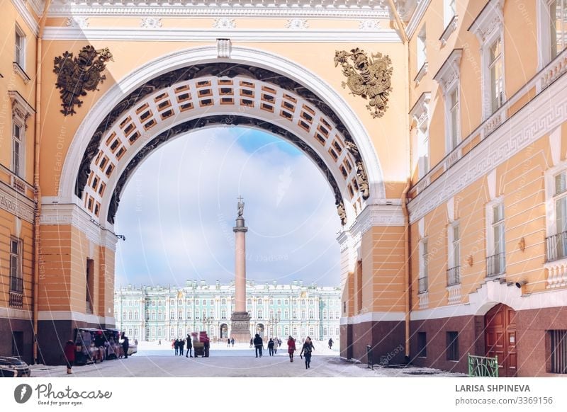 Palastplatz, Bogen des Generalstabs in St. Petersburg, Russland Ferien & Urlaub & Reisen Tourismus Winter Schnee Museum Kultur Himmel Stadt Gebäude Architektur