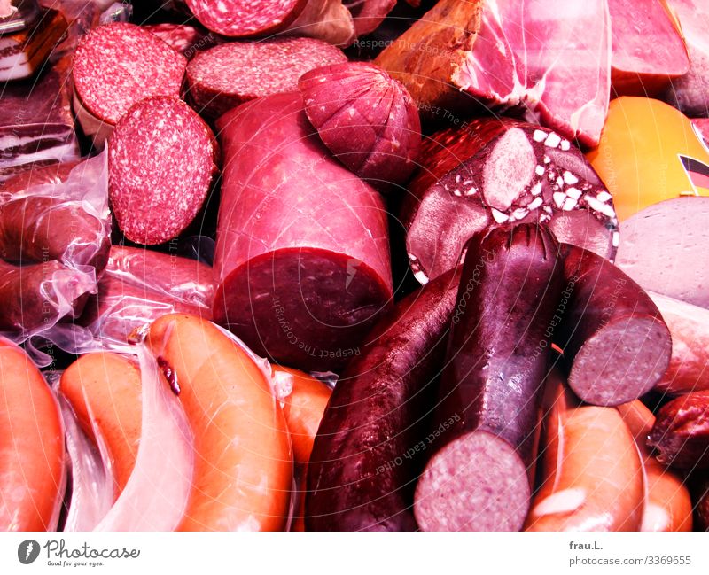 Wurst Lebensmittel Fleisch Wurstwaren Ernährung rot Metzgerei Würstchen Schinken überschüssig Markt Farbfoto Außenaufnahme Tag