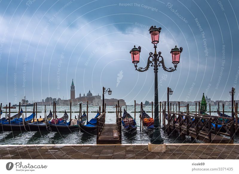 Blick auf die Insel San Giorgio Maggiore in Venedig, Italien Erholung Ferien & Urlaub & Reisen Tourismus Haus Wasser Wolken Stadt Turm Bauwerk Gebäude