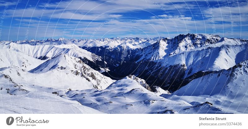 Gipfelmeer im Schnee Panorama (Aussicht) Licht Menschenleer Bewegung Ferne Schneebedeckte Gipfel Berge u. Gebirge Natur Landschaft Himmel Alpen Ski Ischgl