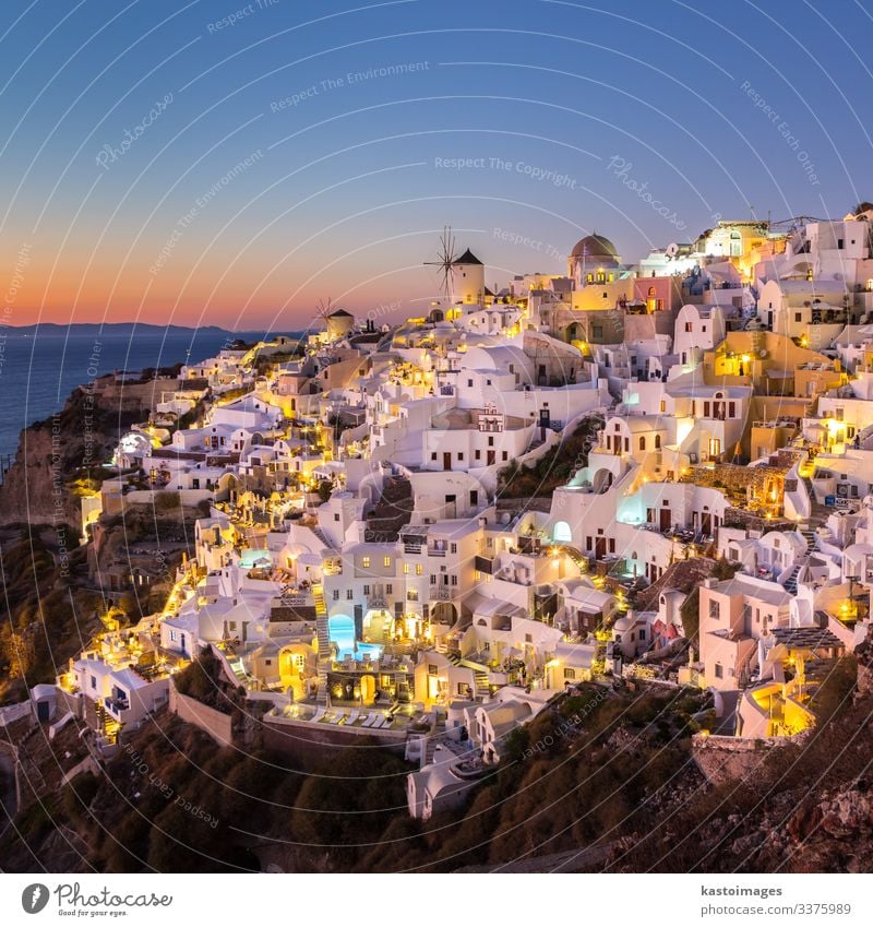 Dorf Oia bei Sonnenuntergang, Insel Santorin, Griechenland. schön Ferien & Urlaub & Reisen Tourismus Sommer Meer Haus Kultur Natur Landschaft Himmel Vulkan