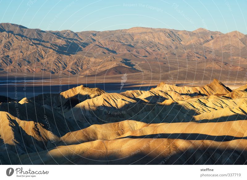 Tal des Todes Natur Landschaft Sand Sonnenaufgang Sonnenuntergang Sonnenlicht Schönes Wetter Berge u. Gebirge Schlucht Death Valley National Park USA ästhetisch