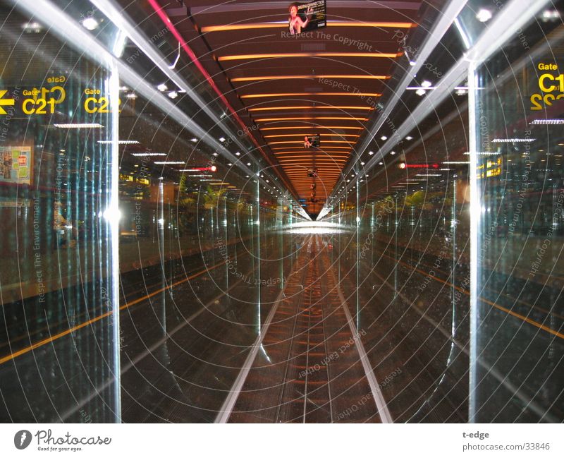 runway Rolltreppe Reflexion & Spiegelung Internet Verkehr Sigapur Bewegung Flughafen
