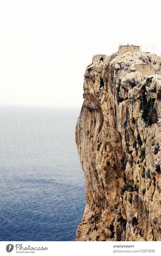 Fels auf Mallorca Cap Formentor auf Mallorca Meer Küste Außenaufnahme Landschaft Aussicht Felsen Himmel Natur Wasser Ferien & Urlaub & Reisen Mittelmeer Spanien