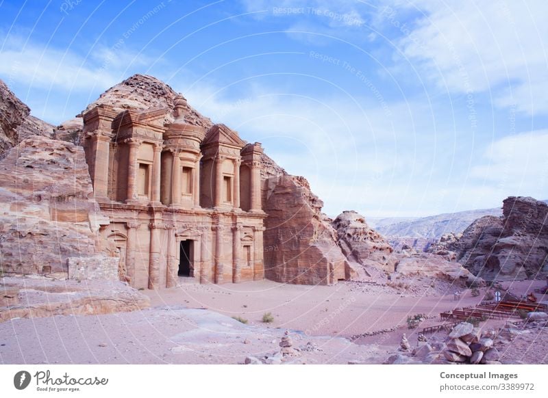 Nahaufnahme des Al-Dier-Klosters von Petra, Jordanien, Asien. al-mehr unesco antik reisen Tourismus Architektur Historie Osten Erbe alt Mitte Kultur Archäologie