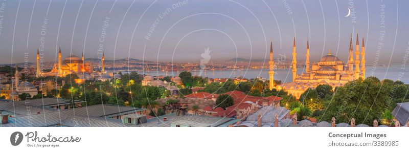 Panoramabild der Skyline von Istanbul in der Abenddämmerung. Istanbul. Die Türkei. Asien. Ahmed antik arabisch architektonisch Architektur blau Blaue Moschee