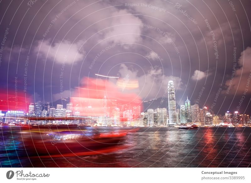 Touristenboot und Skyline von Hongkong, Hongkong, China. Asien. asiatisch asiatischer Hintergrund Gebäude Business Chinesisch Großstadt Stadtbild überfüllt