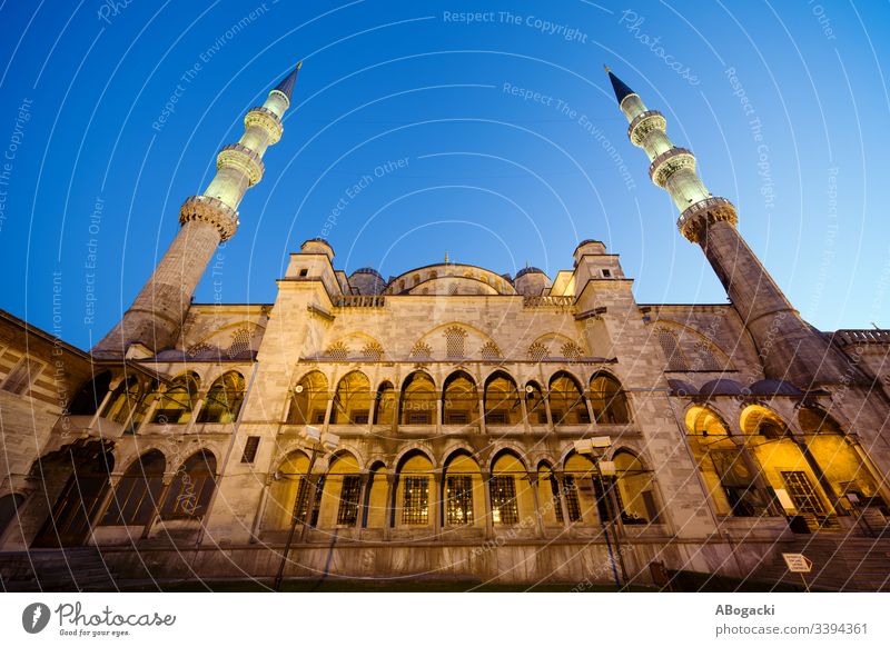 Blaue Moschee in der Abenddämmerung Istanbul Truthahn historisch Wahrzeichen Gebäude religiös Struktur Architektur Außenseite im Freien Erbe Türkisch camii