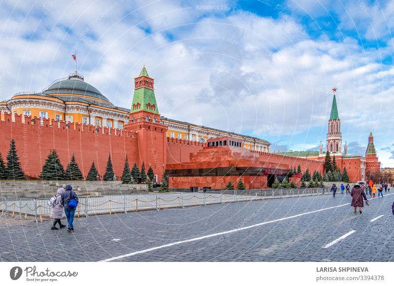 Moskauer Kreml mit Lenin-Mausoleum - befestigter Komplex im Stadtzentrum auf dem Roten Platz, Moskau, Russland moskauer kreml Wahrzeichen Quadrat Turm rot