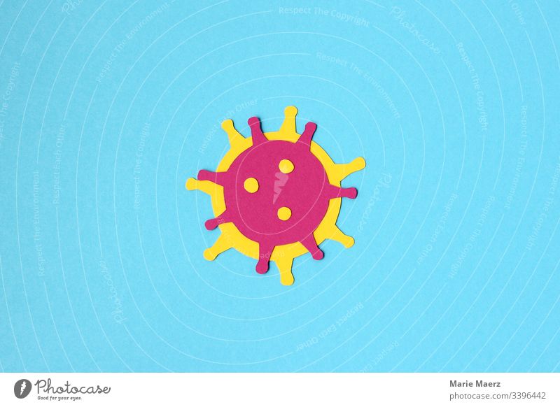Coronavirus | Illustration eines Virus aus Papier ausgeschnitten auf hellblauem Hintergrund Bakterien Infektion Grippe Einstellungen erreger Krankheit