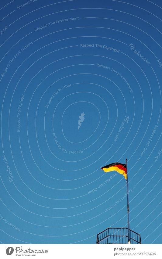 Deutschlandflagge Deutschlandfahne Tag der Deutschen Einheit Nationalitäten u. Ethnien Wahrzeichen Flagge Fahne Menschenleer Patriotismus schwarz rot gelb