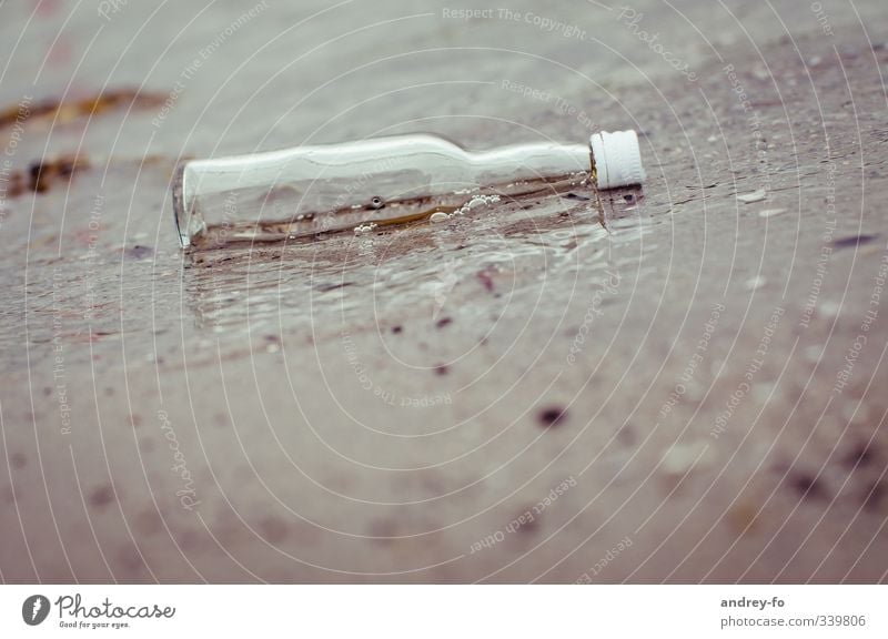 Flasche Schwimmen & Baden Ferien & Urlaub & Reisen Tourismus Sommerurlaub Strand Meer Wellen Wassersport Telekommunikation Umwelt Sand Küste Nordsee Ostsee See