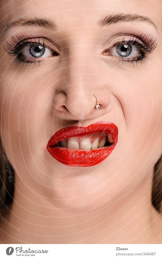 Woman with red lips elegant schön Schminke Lippenstift feminin Junge Frau Jugendliche Mund 18-30 Jahre Erwachsene Accessoire Piercing Blick ästhetisch Erotik