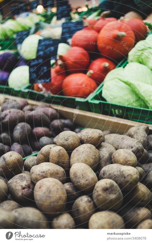 Frisches Bio Gemüse Bauernmarkt bio Markt frisches gemüse Bioprodukte Biologische Landwirtschaft biogemüse Kartoffeln Kürbis Salat