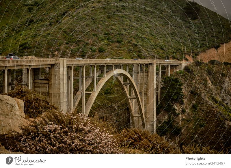 Highway 1 Route - Bixby Bridge - Kalifornien Highway One Pazifik Ferien & Urlaub & Reisen USA Küste Meer Farbfoto Landschaft Felsen Außenaufnahme Straße Natur