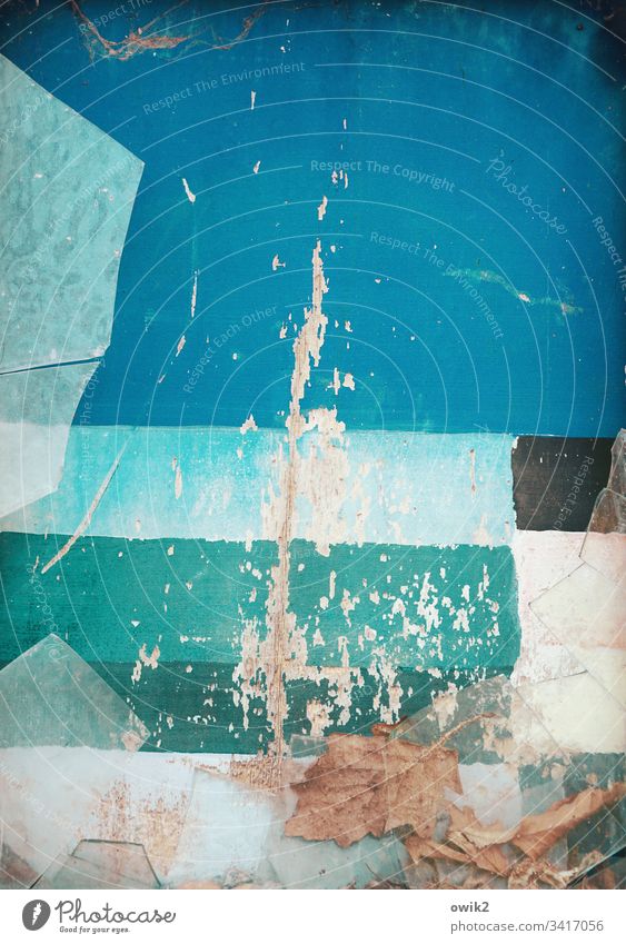 Verscherbelt blau türkis Vergänglichkeit verfallen Nahaufnahme Menschenleer Strukturen & Formen Detailaufnahme Außenaufnahme abblättern Zahn der Zeit abstrakt