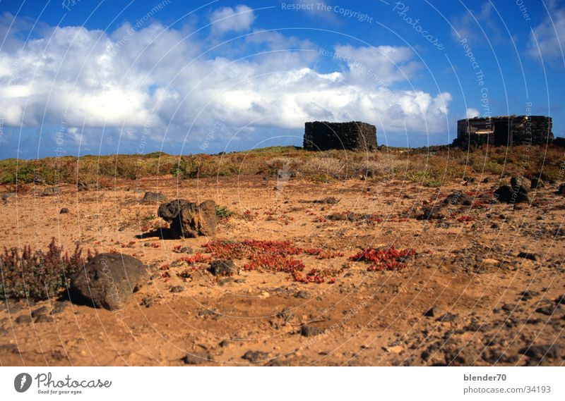 Sommerhaus Ruine Wolken Dürre Fuerteventura Kanaren Ferien & Urlaub & Reisen Steinhütte Blauer Himmel Wüste