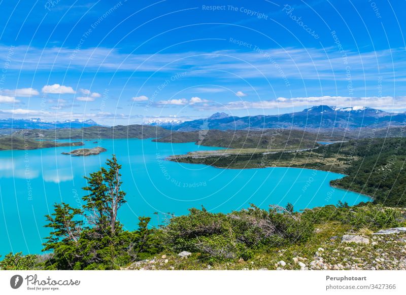 Landschaftsansicht von der Nimez-Lagune in Calafate, in Patagonien, Argentinien nimez schön Wasser reisen El Calafate Reserve Straße Roséwein rosig Wissenschaft