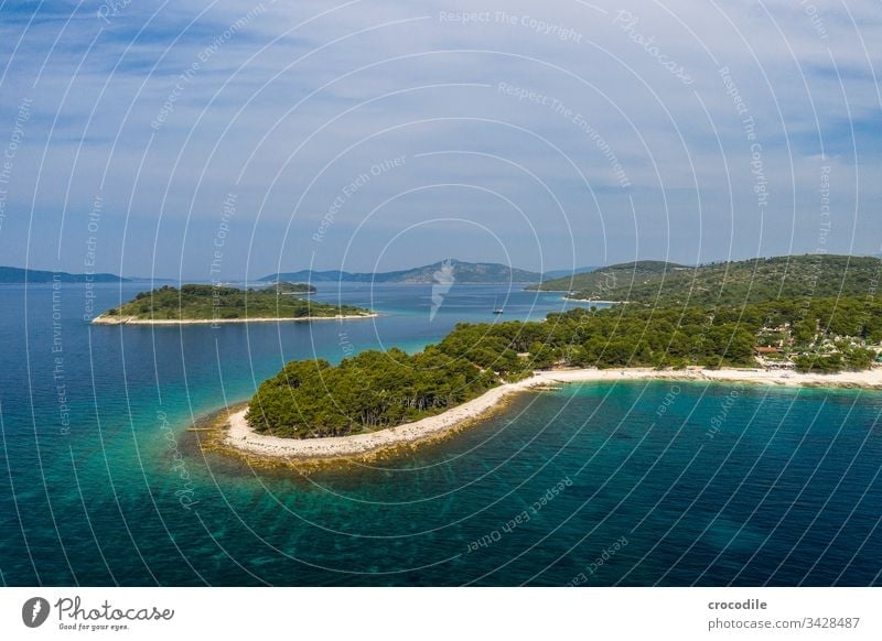 Luftaufnahme Küste Kroatien Meer Meereslandschaft Wasser Ferien & Urlaub & Reisen Sommer schön Felsen klares Wasser Adria Drohnenansicht