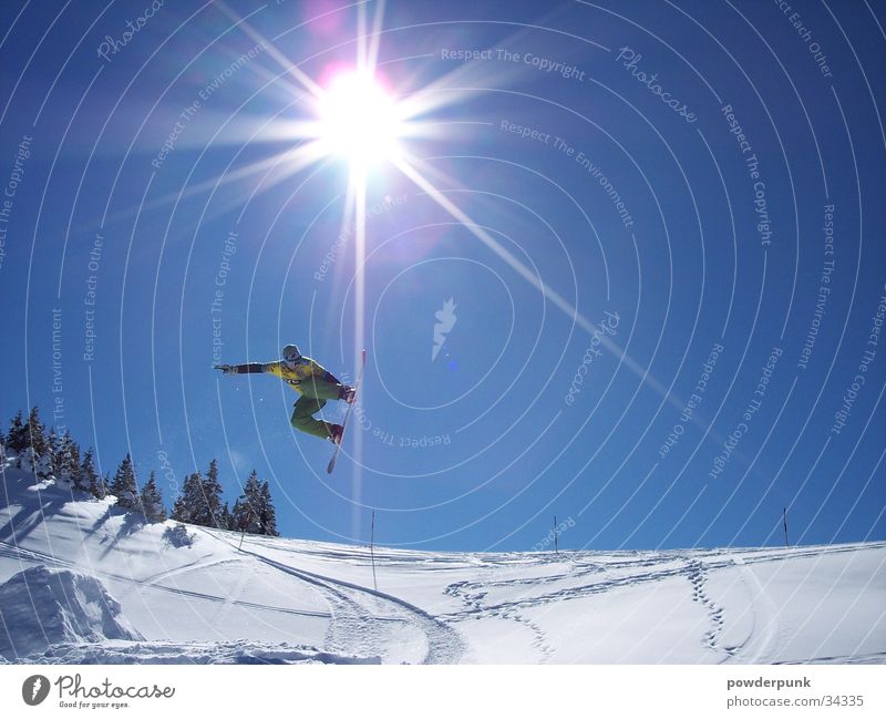 Go Big or Go Home Snowboard Freestyle Winter Aktion springen Straight Jump Stil Österreich Sport Schnee Sonne Pulverschnee Tiefschnee Snowboarder Snowboarding