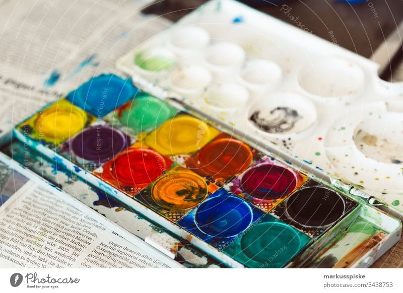 Wasserfarben Malkasten malen zeichnen kreativ Kreativität Kunsterziehung bunt