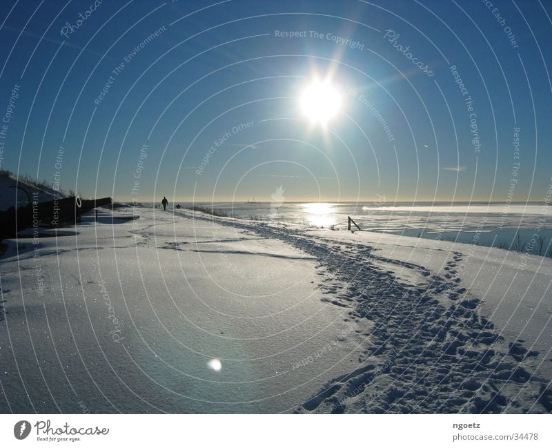Insel Suomenlinna vor Helsinki, Januar-Sonne Finnland Schneelandschaft
