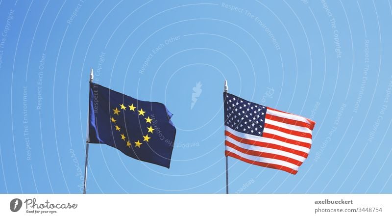 Flaggen von Europa und den Vereinigten Staaten von Amerika nebeneinander Fahne USA Vereinigte Staaten amerika uns EU Amerikaner Europäer Vereinigung