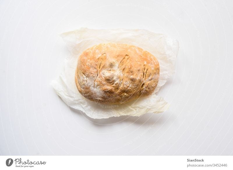 Frisch gebackenes Brot isoliert auf weißem Hintergrund, Draufsicht heimwärts Küche Halt Essen zubereiten essen Frau Hand frisch Gesundheit Lebensmittel braun