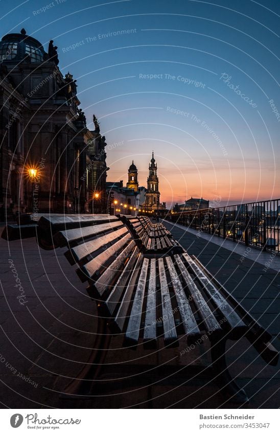 Blick auf die Altstadt von Dresden, Brühlsche Terrasse, Sachsen, Deutschland ästhetisch Detailaufnahme Semperoper Zufriedenheit Elbe Illumination Ausflug Abend