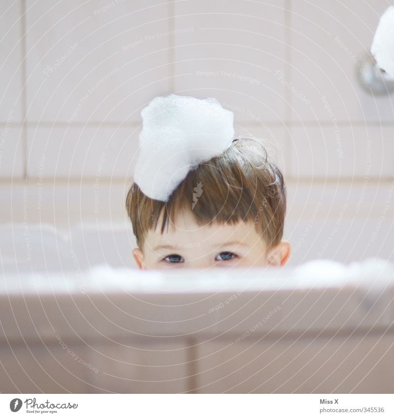 Badespaß Körperpflege Haare & Frisuren Gesicht Schwimmen & Baden Spielen Badewanne Mensch Kind Baby Kleinkind Kindheit Kopf 1 0-12 Monate 1-3 Jahre 3-8 Jahre