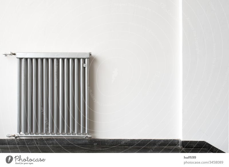 Wandheizkörper Architektur Heizung minimalistisch Heizkörper Wärme Raum erwärmen Häusliches Leben Innenaufnahme Menschenleer Innenarchitektur Kultur