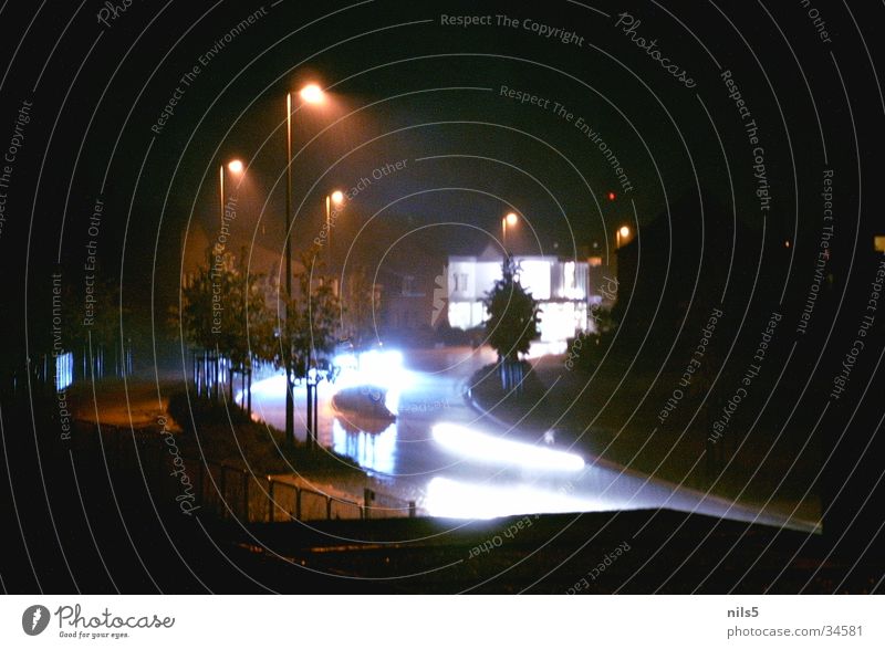 Licht Geschwindigkeit grell Verkehr PKW reflektierung Straße