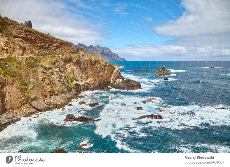 Atlantikküste von Teneriffa, Spanien. Meer Küste Klippe MEER Landschaft Anaga Ausflugsziel malerisch Felsen Wasser Macizo de Anaga Kanarische Inseln reisen