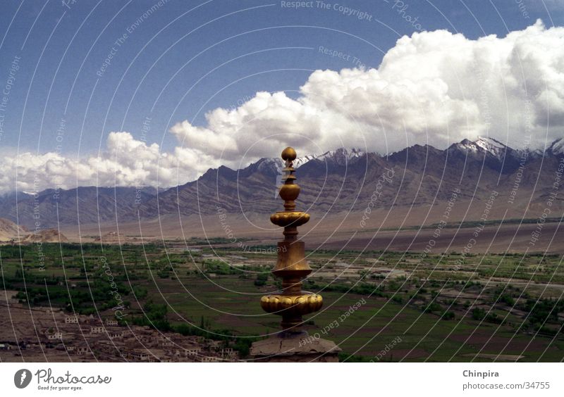 Fluffy Clouds Wolken Tempel Ladakh Indien Hochebene Los Angeles Berge u. Gebirge