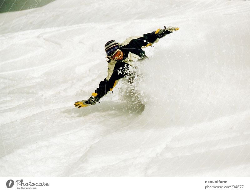 Snowgirl Sport Schnee Snowboarder Snowboarding Körperhaltung Pulverschnee Tiefschnee Schneebrille schwungvoll abwärts Geschwindigkeit 1 Winter Gleichgewicht