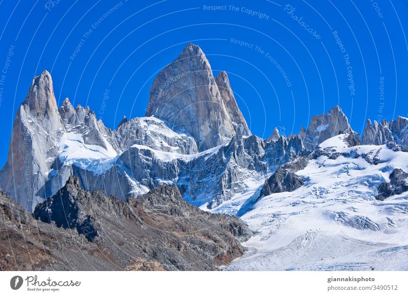 Monte Fitz Roy, Patagonien, Argentinien, Südamerika Abenteuer Andengebirge schön Schönheit der Natur blau Blauer Horizont Blauer Himmel Cerro Chaltén